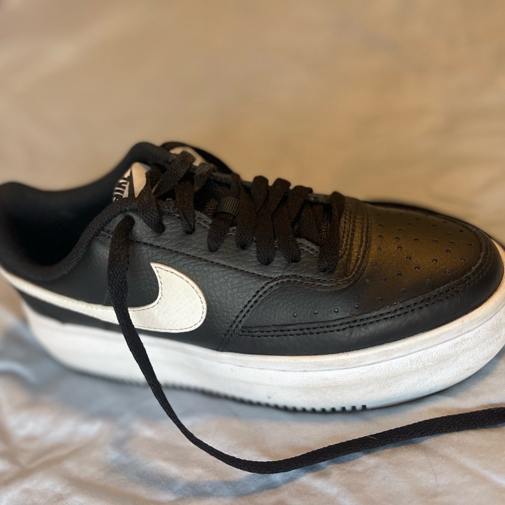 Nike Black and White Casual Sneakers leather